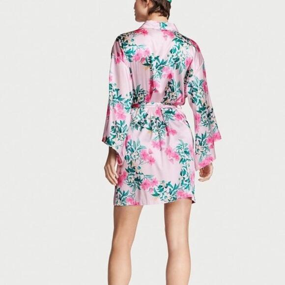 Victoria secret Very Sexy 4-Piece Silk Gift Set - Picture 2 of 6